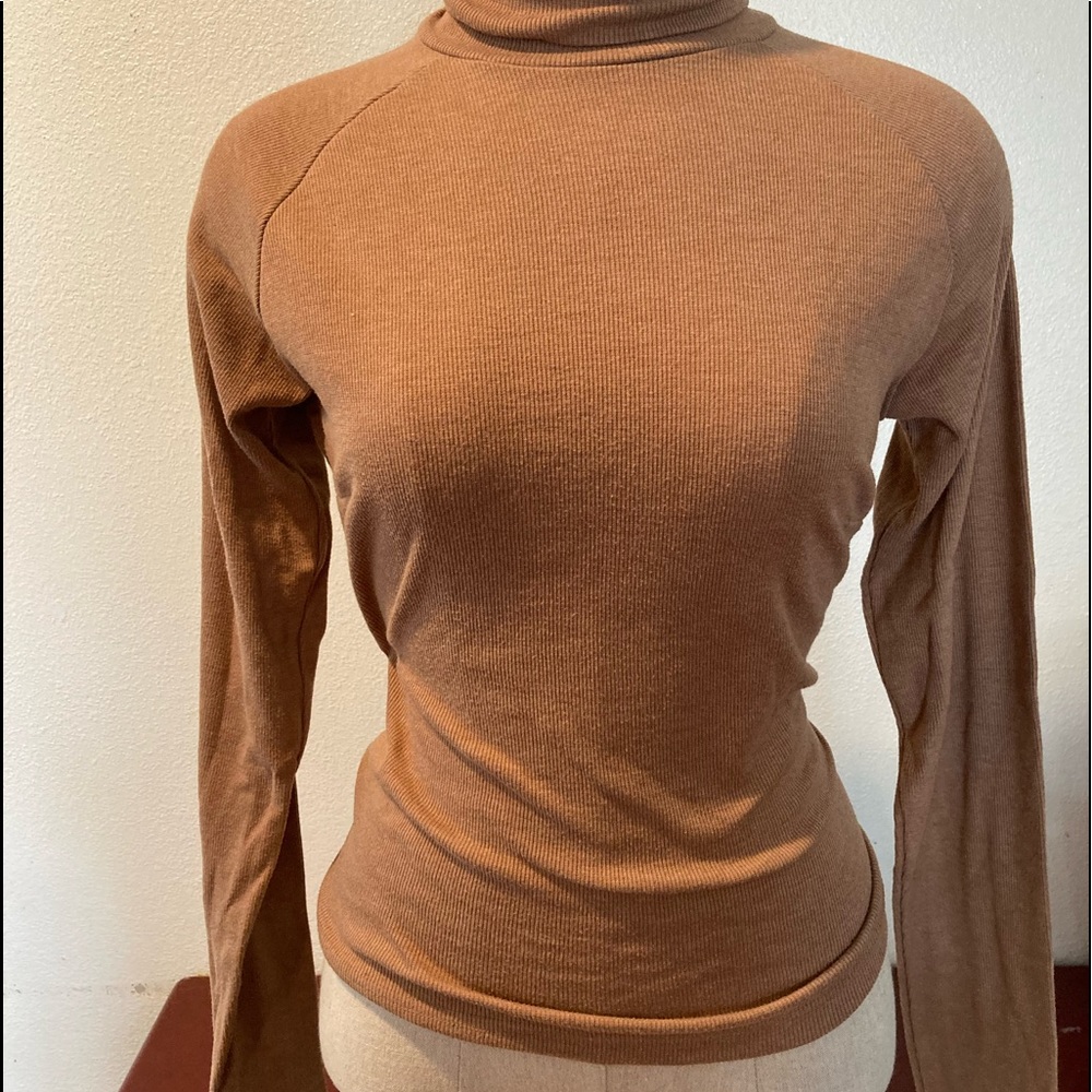 Route 66 brown turtle neck top